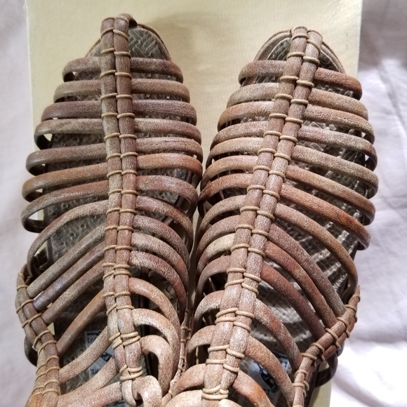 Vintage 80s Gladiator Sandals Tan/ Brown Sz 37 1/2 - Picture 2 of 6